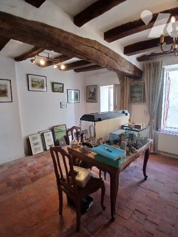 Maison de ville sur trois niveaux avec garage