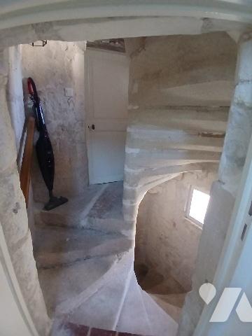 Maison de ville sur trois niveaux avec garage