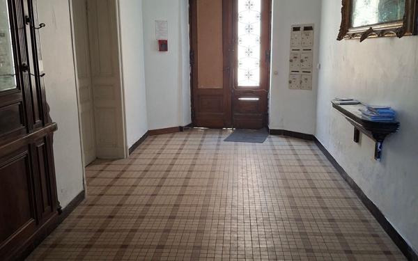 Immeuble à vendre    2 pièces •  Mazamet