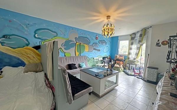 Appartement à vendre    2 pièces • 51,80 m2 Marseille 8