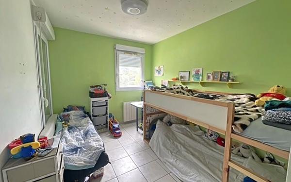 Appartement à vendre    2 pièces • 51,80 m2 Marseille 8