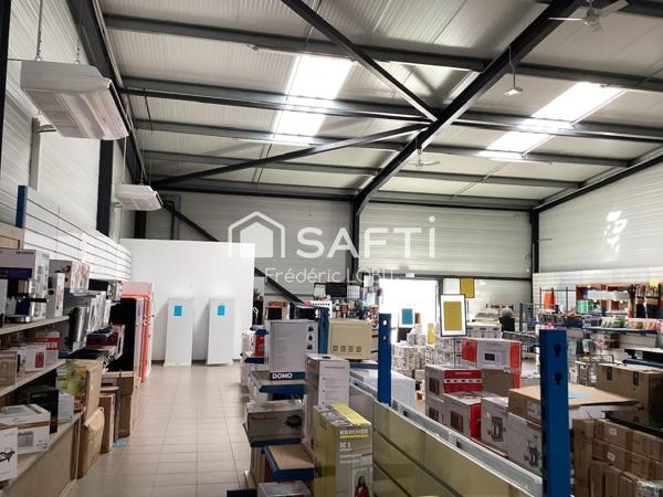 locale commerciale plus terrain constructible