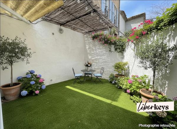 Maison de ville avec cour, Mazan centre