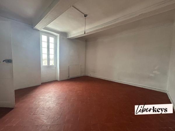 Maison de ville avec cour, Mazan centre