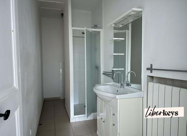 Maison de ville avec cour, Mazan centre