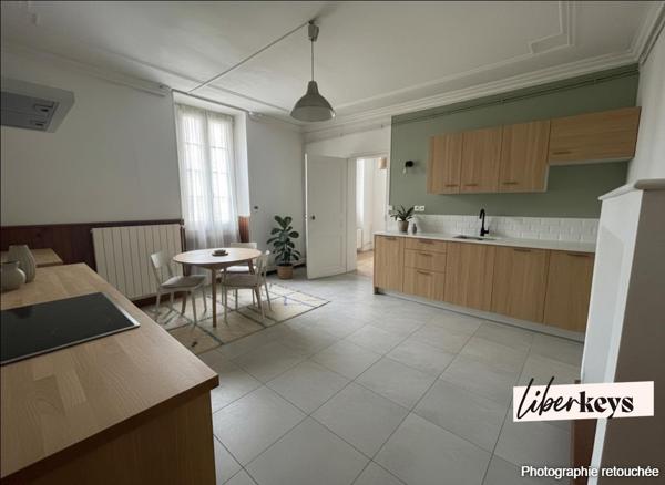 Maison de ville avec cour, Mazan centre