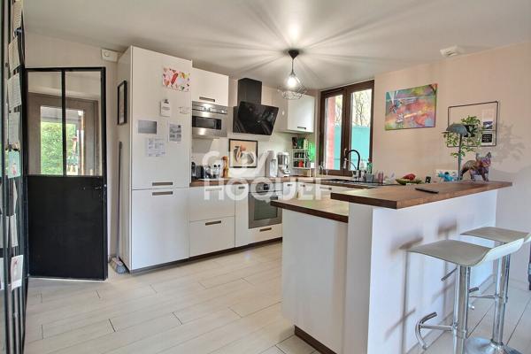 Chaville rive droite proche de Sèvres, maison de 177 m² .