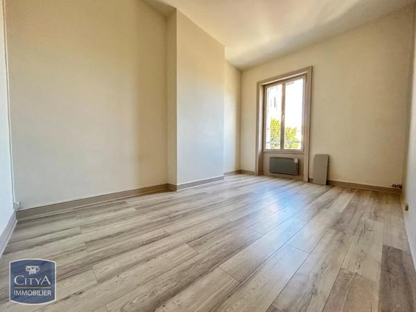 Appartement à louer 3 pièces 72.97m² Niort (79000)