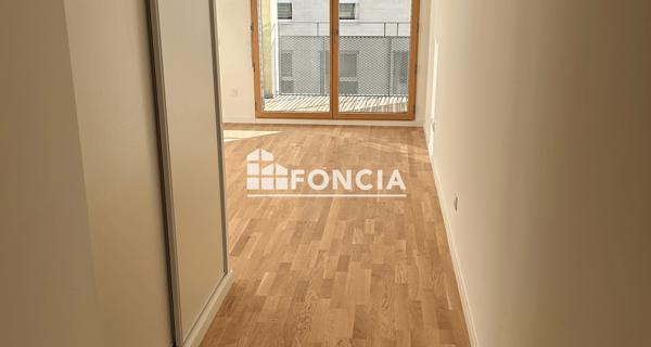 Location Studio 27.7 m² - Meudon La Foret 92360
