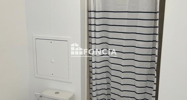 Location Studio 27.7 m² - Meudon La Foret 92360