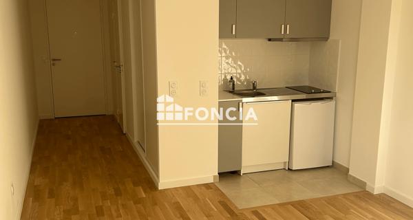 Location Studio 27.7 m² - Meudon La Foret 92360