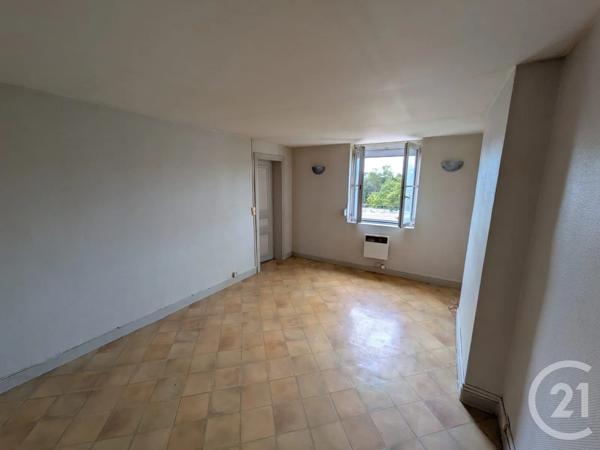 Appartement F2 Bis à vendre  2 pièces - 48 m 2   GUISE  - 02