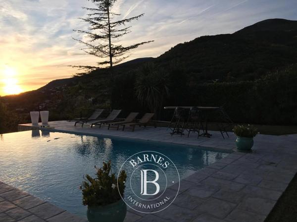 Vence, Villa 3 Chambres -  231 m² à vendre