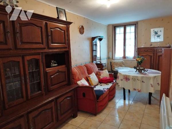 A VENDRE. Maison. LA BAROCHE SOUS LUCE. Sud Orne. Basse Normandie.
Aux abords du bourg, maison...