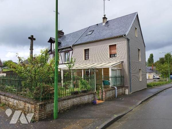 A VENDRE. Maison. LA BAROCHE SOUS LUCE. Sud Orne. Basse Normandie.
Aux abords du bourg, maison...