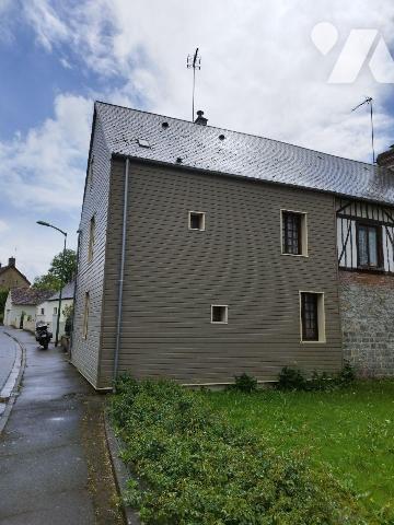A VENDRE. Maison. LA BAROCHE SOUS LUCE. Sud Orne. Basse Normandie.
Aux abords du bourg, maison...