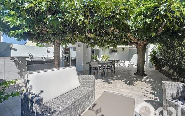 Immeuble à vendre    9 pièces • 211,93 m2 Cabestany