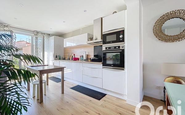 Immeuble à vendre    9 pièces • 211,93 m2 Cabestany