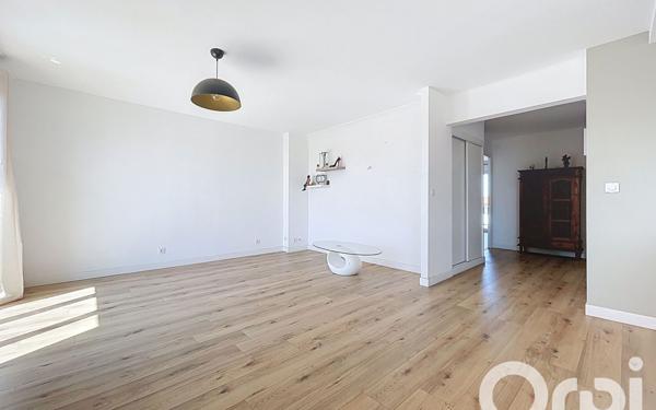 Immeuble à vendre    9 pièces • 211,93 m2 Cabestany