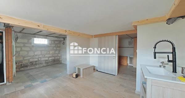 Location Local commercial 3 pièces 64.21 m² - Berthecourt 60370