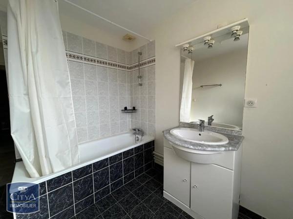 Maison à louer 4 pièces 87.07m² Niort (79000)