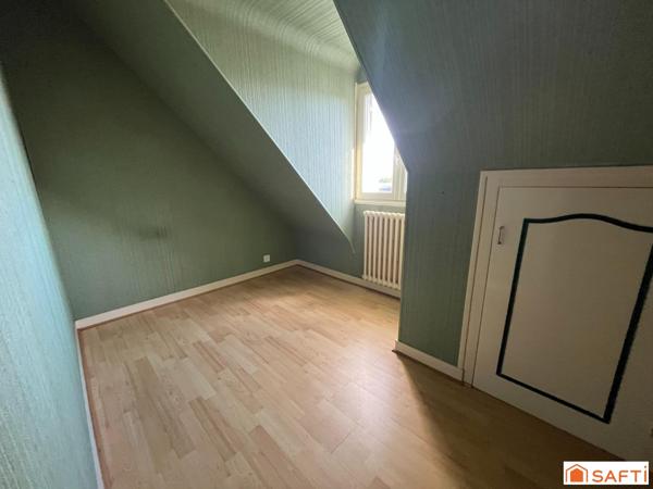 Maison située à Pleuven avec terrain en parti constructible