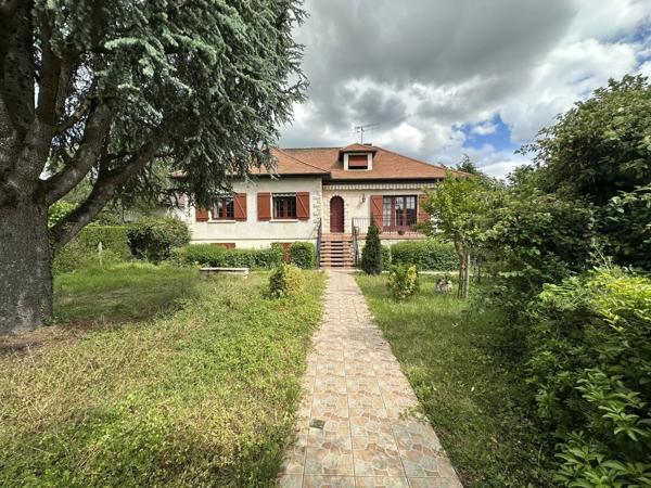 Vente                                                      Maison
                        
                                         181 m2                     à Buxerolles