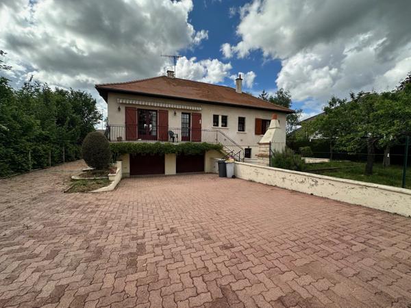 Vente                                                      Maison
                        
                                         181 m2                     à Buxerolles