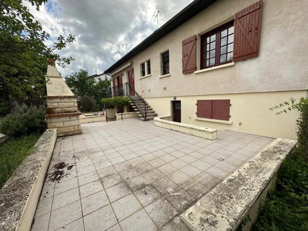 Vente                                                      Maison
                        
                                         181 m2                     à Buxerolles