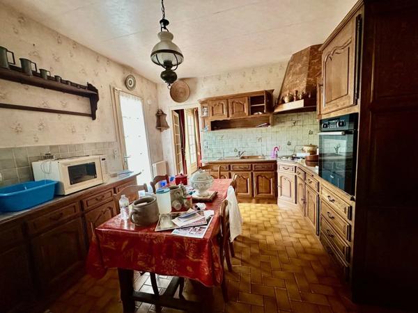 Vente                                                      Maison
                        
                                         181 m2                     à Buxerolles