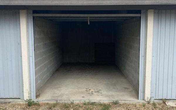 Stationnement à louer    13 m2 Mont-de-Marsan