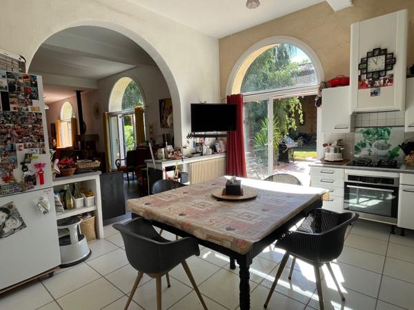 Mas 8 pièces 330 m2 avec piscine