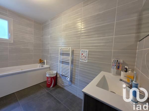 House for sale 5 rooms 98 m² Peaugres