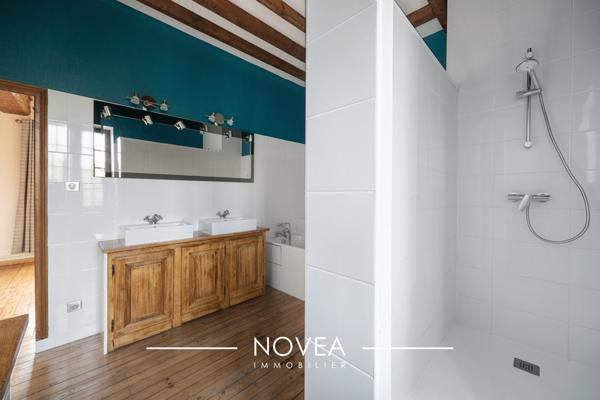 Maison de caractère rénovée – 260 m² – 5 chambres – Terrasse – Proche commodités