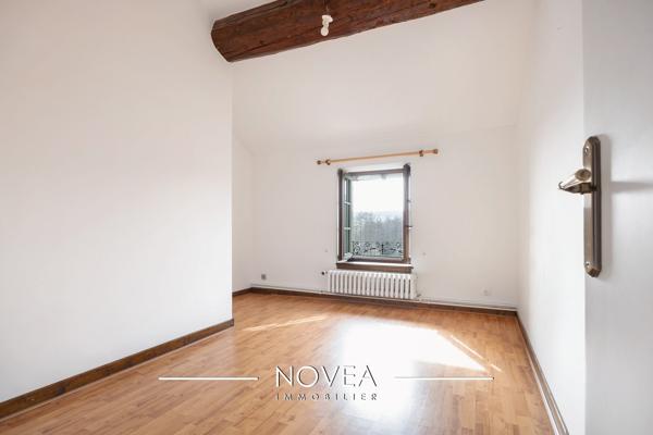 Maison de caractère rénovée – 260 m² – 5 chambres – Terrasse – Proche commodités
