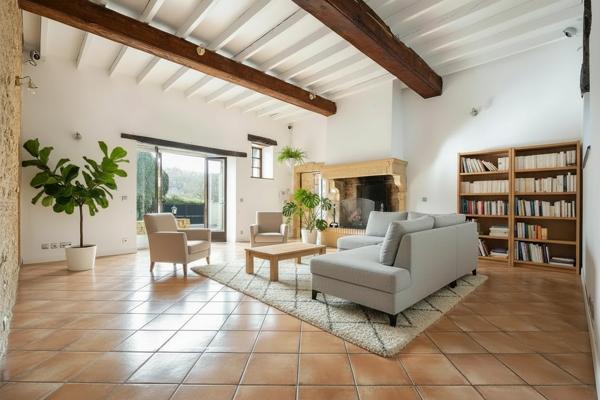 Maison de caractère rénovée – 260 m² – 5 chambres – Terrasse – Proche commodités
