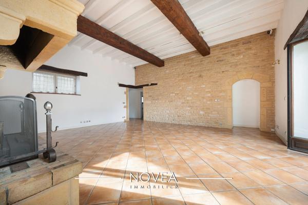 Maison de caractère rénovée – 260 m² – 5 chambres – Terrasse – Proche commodités