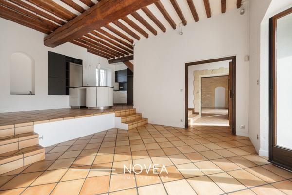 Maison de caractère rénovée – 260 m² – 5 chambres – Terrasse – Proche commodités