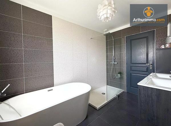 Vente                                                      Maison
                        
                     7 pièces                      191 m2                     à Compiègne