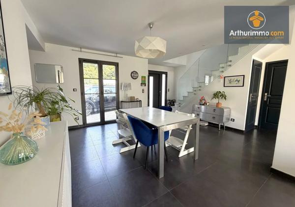 Vente                                                      Maison
                        
                     7 pièces                      191 m2                     à Compiègne
