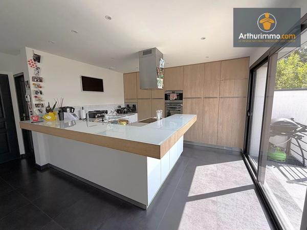 Vente                                                      Maison
                        
                     7 pièces                      191 m2                     à Compiègne