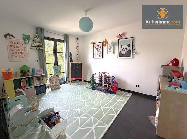 Vente                                                      Maison
                        
                     7 pièces                      191 m2                     à Compiègne