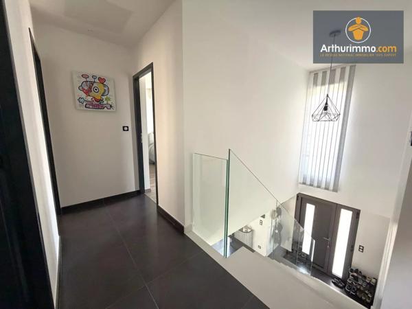 Vente                                                      Maison
                        
                     7 pièces                      191 m2                     à Compiègne
