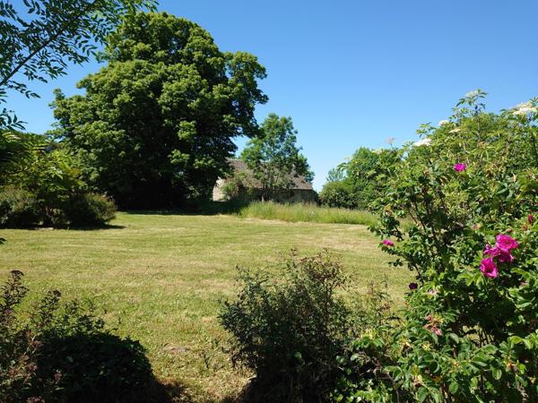 CHARMANTE ET AUTHENTIQUE MAISON DE CARACTERE !