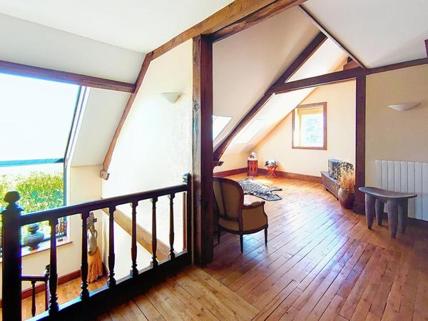 CHARMANTE ET AUTHENTIQUE MAISON DE CARACTERE !