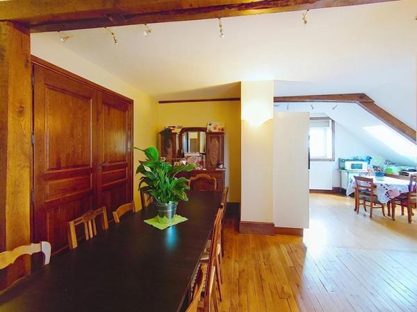 CHARMANTE ET AUTHENTIQUE MAISON DE CARACTERE !