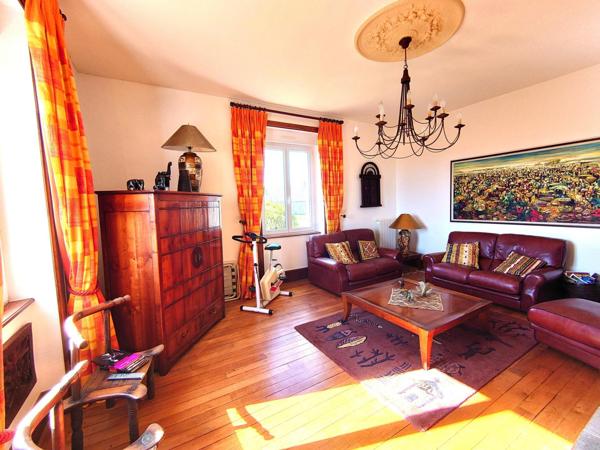 CHARMANTE ET AUTHENTIQUE MAISON DE CARACTERE !