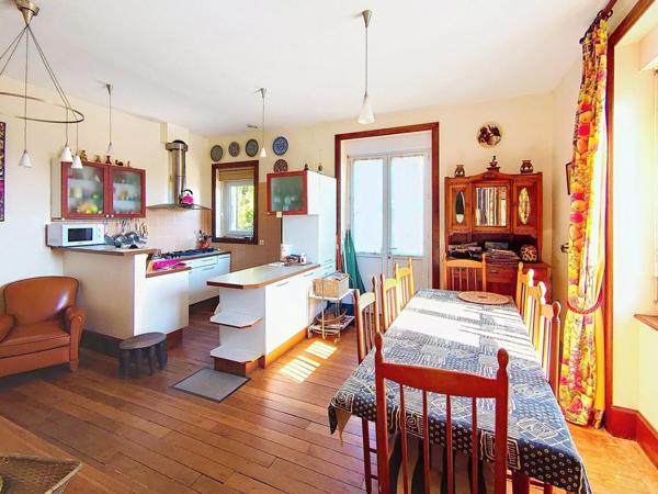 CHARMANTE ET AUTHENTIQUE MAISON DE CARACTERE !