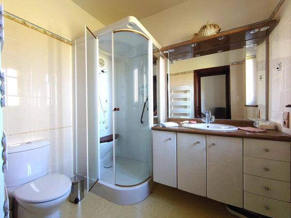 CHARMANTE ET AUTHENTIQUE MAISON DE CARACTERE !