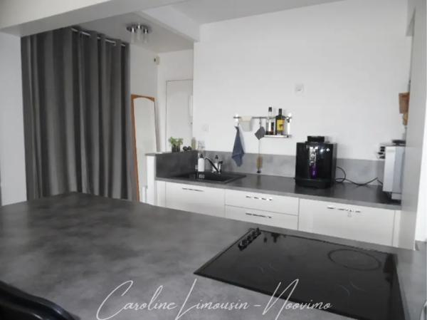 HYPER CENTRE: DUPLEX 2 CHAMBRES AVEC GARAGE et CAVE